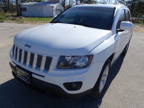 Used 2014 Jeep Compass 4WD image 4