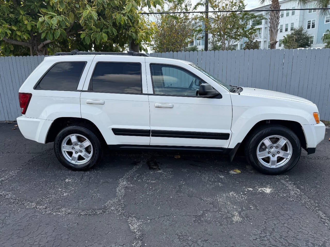 Used 2006 Jeep Grand Cherokee Laredo RWD image 2