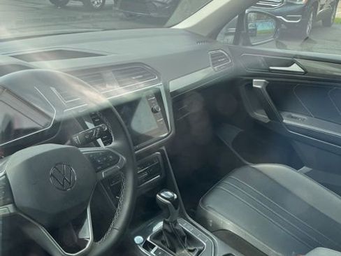 Used 2024 Volkswagen Tiguan SE image 12