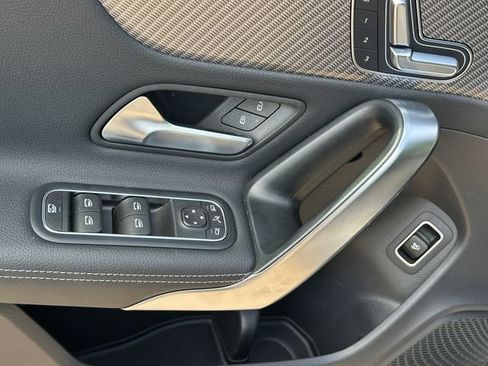 Used 2025 Mercedes-Benz CLA 250 4MATIC image 18