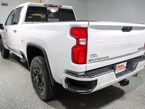 Used 2022 Chevrolet Silverado 2500 High Country image 9
