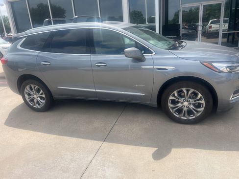 Used 2020 Buick Enclave Avenir FWD image 5