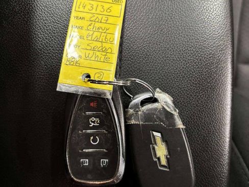 Used 2017 Chevrolet Malibu LT w/ Driver Confidence Package image 38