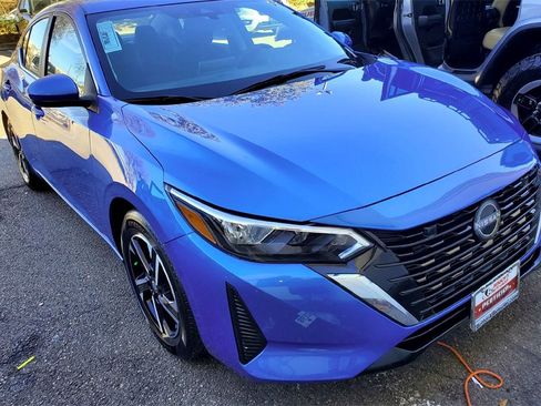 Used 2025 Nissan Sentra SV image 1