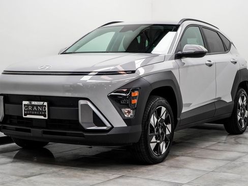 Used 2025 Hyundai Kona SEL image 7