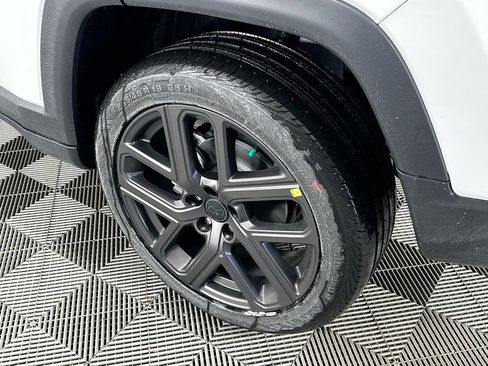 New 2026 Jeep Compass Limited image 36