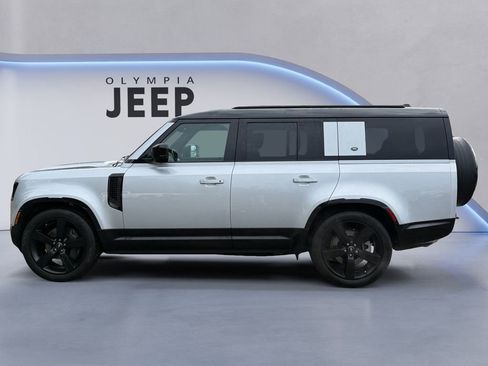 Used 2023 Land Rover Defender 130 X-Dynamic SE image 2