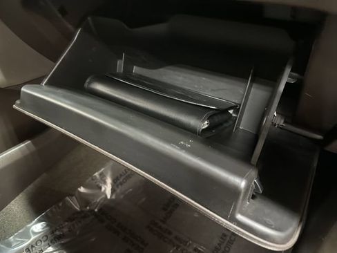 Certified 2018 GMC Yukon XL Denali w/ Denali Ultimate Package image 31