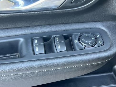 Used 2023 GMC Terrain SLE w/ Elevation Edition image 12