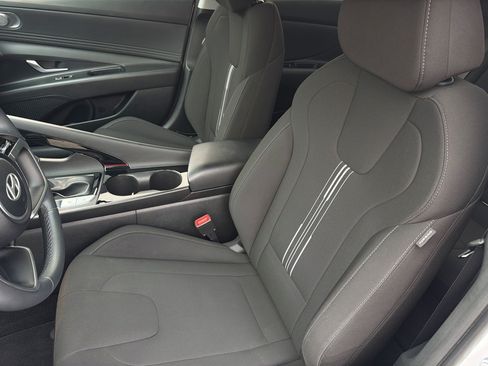 Used 2024 Hyundai Elantra SEL w/ Convenience Package FWD image 18
