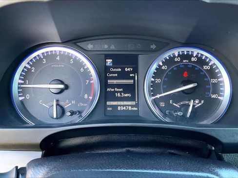 Used 2017 Toyota Highlander XLE image 25