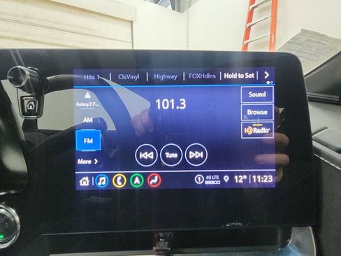 Used 2023 Chevrolet Corvette Stingray w/ Z51 Performance Package image 13