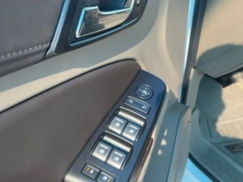 Used 2020 Chevrolet Tahoe LS RWD image 12