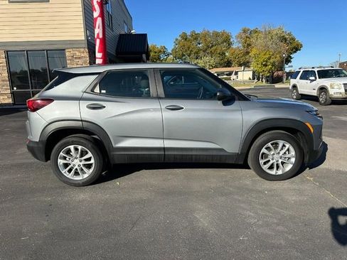Used 2024 Chevrolet TrailBlazer LS image 2