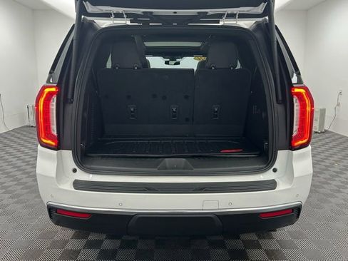 Used 2021 GMC Yukon SLT w/ SLT Premium Package image 16