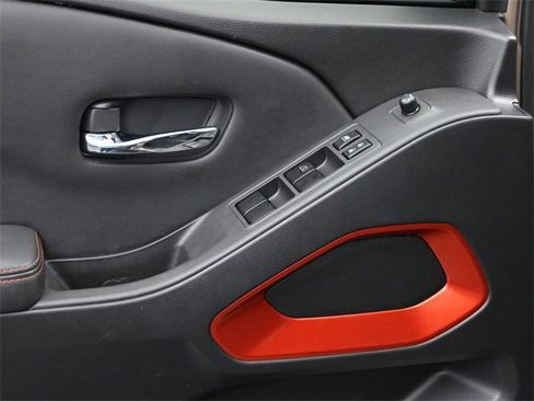 Used 2023 Nissan Frontier PRO-4X w/ Pro Convenience Package image 14