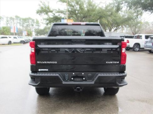 Used 2025 Chevrolet Silverado 1500 Custom image 5