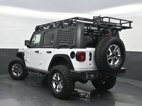 Used 2018 Jeep Wrangler Unlimited Sahara AWD/4WD image 4