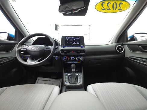 Used 2022 Hyundai Kona SEL image 2