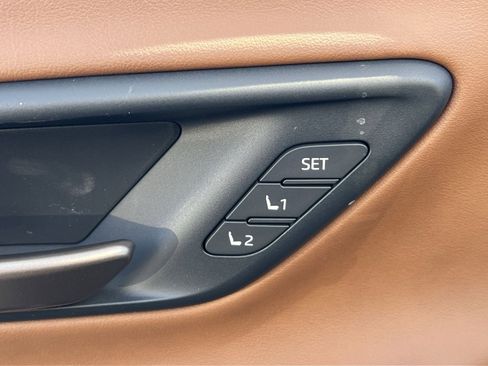 New 2025 Toyota Crown Signia image 24