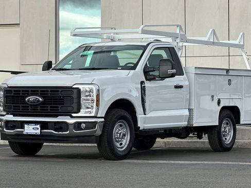 New 2026 Ford F250 XL w/ XL Chrome Package image 7