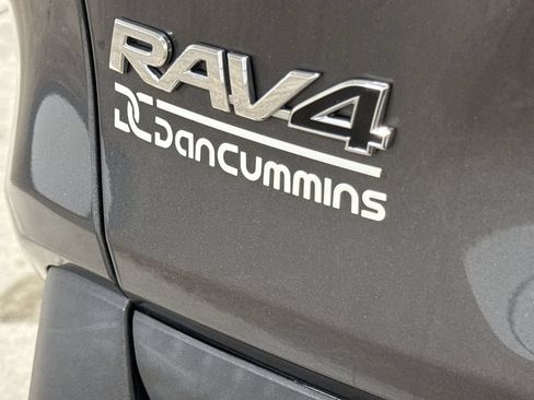 Used 2020 Toyota RAV4 XLE AWD/4WD image 25