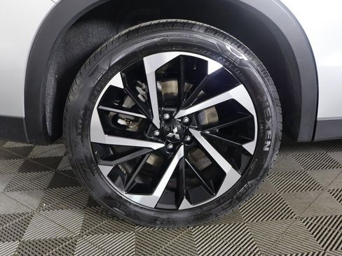 Used 2024 Mitsubishi Outlander SE Black Edition image 23