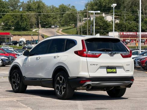 Used 2018 Honda CR-V Touring image 2