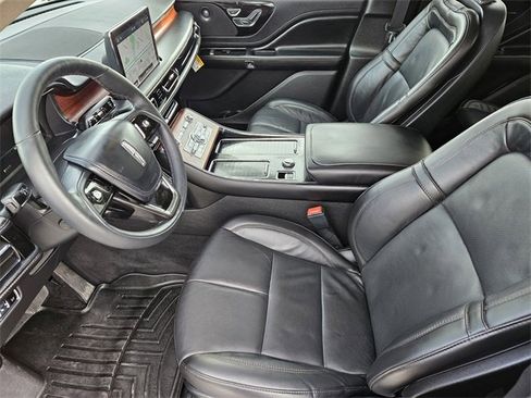 Certified 2023 Lincoln Aviator Reserve w/ Equipment Group 201A image 13