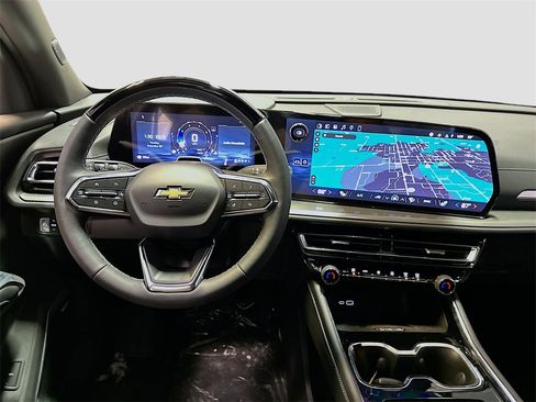 New 2026 Chevrolet Traverse LT w/ Enhanced Driving Package image 24