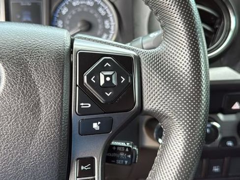 Certified 2021 Toyota Tacoma TRD Off-Road AWD/4WD image 13