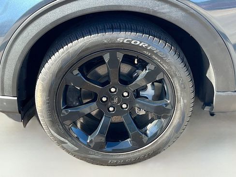 Used 2024 Ford Explorer ST-Line w/ Class IV Trailer Tow Package image 32