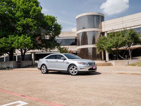 Used 2010 Ford Taurus SHO image 33