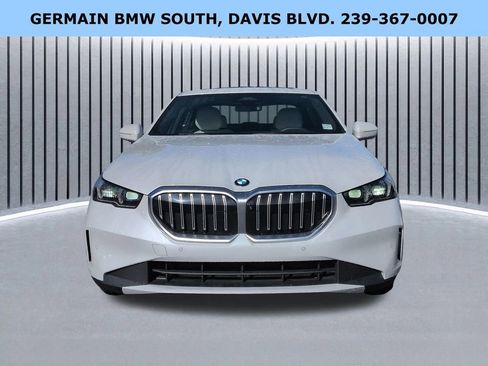 Certified 2024 BMW 530i w/ Premium Package image 10