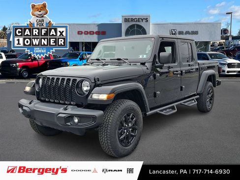Used 2022 Jeep Gladiator Sport AWD/4WD image 1