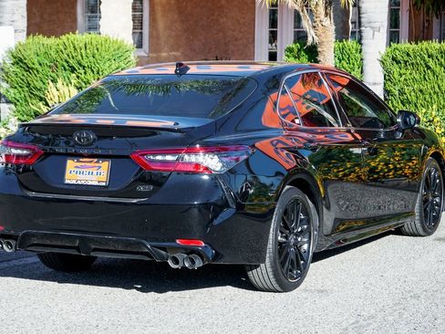 Used 2022 Toyota Camry XSE image 9