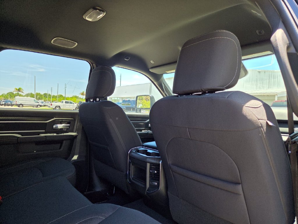 New 2026 RAM 2500 Big Horn AWD/4WD image 17