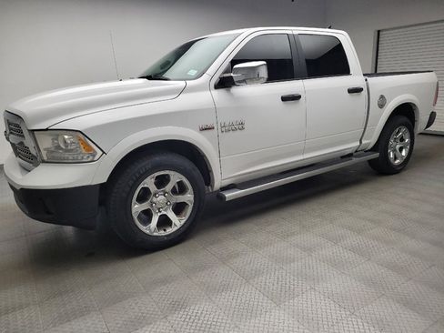 Used 2016 RAM 1500 Laramie w/ Convenience Group AWD/4WD image 2