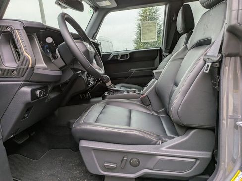 New 2025 Ford Bronco Badlands image 14