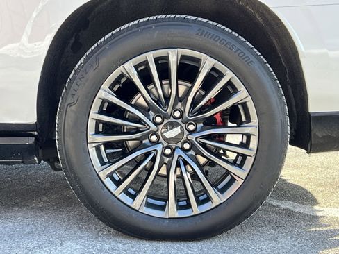 Used 2024 Cadillac Escalade ESV V w/ Heavy-Duty Trailer Package image 10