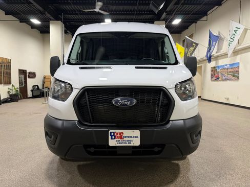 Used 2025 Ford Transit 250 148 Medium Roof RWD image 2