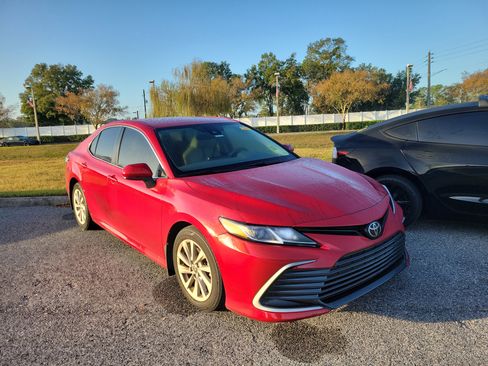 Used 2023 Toyota Camry LE image 6