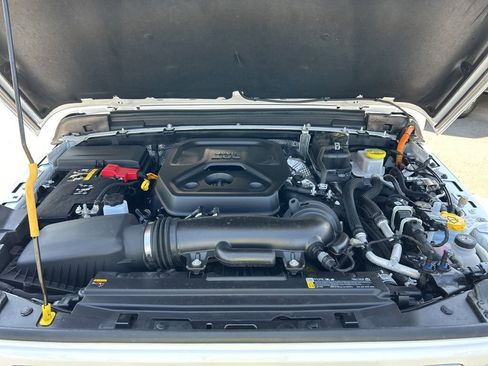 Used 2025 Jeep Wrangler Unlimited Sahara image 32