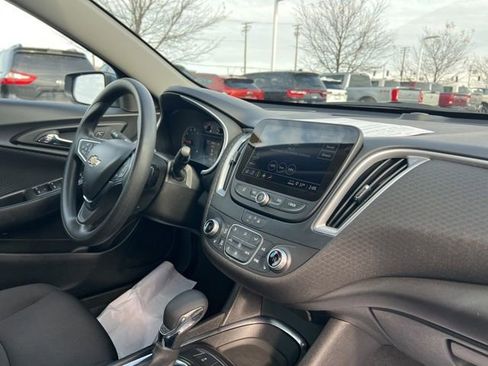 Used 2024 Chevrolet Malibu LT image 34