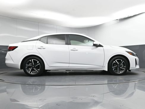 Certified 2024 Nissan Sentra SV image 23