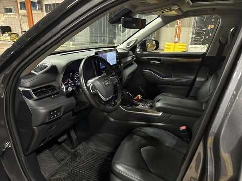 Used 2022 Toyota Highlander Limited AWD/4WD image 32
