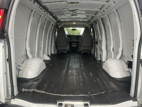 Used 2021 Chevrolet Express 2500 Extended w/ Driver Convenience Package image 15