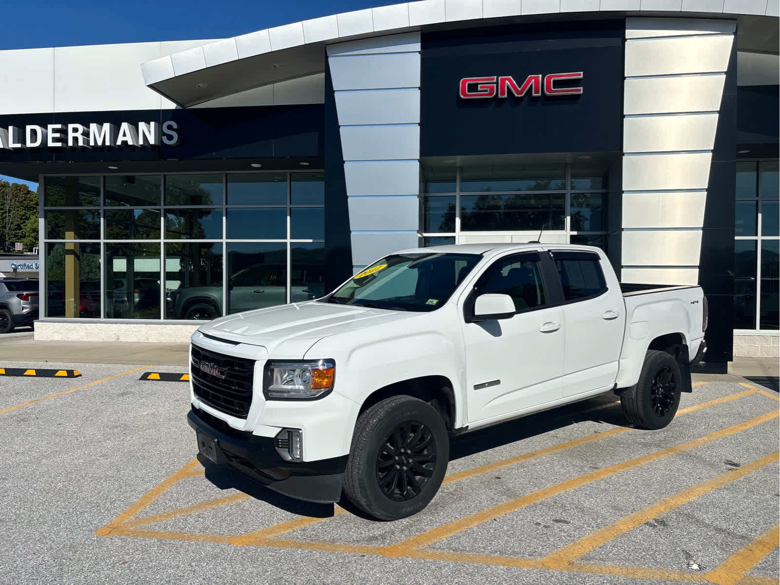 Certified 2022 GMC Canyon Elevation w/ Trailering Package AWD/4WD image 1