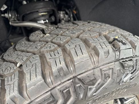 Used 2024 Chevrolet Silverado 1500 ZR2 w/ Technology Package image 28