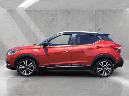 Used 2019 Nissan Kicks SR w/ SR Premium Package FWD image 7